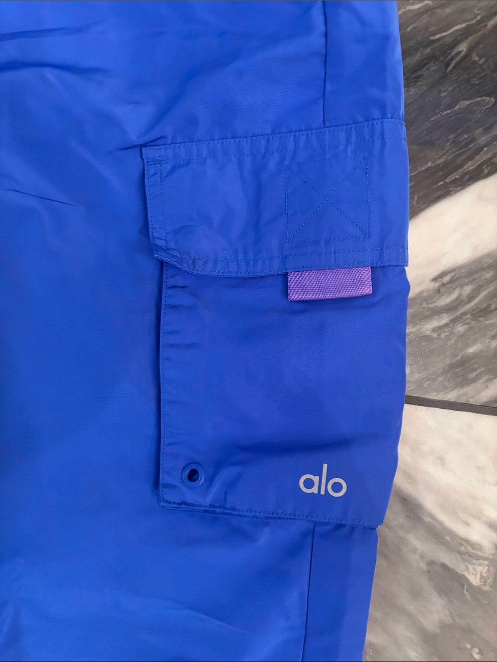 ALO Yoga Women's Royal Blue Cargo Jogger Pants - Picture 2 of 2